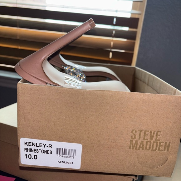 Steve Madden Silver Braided Women's Heels - Picture 5 of 5
